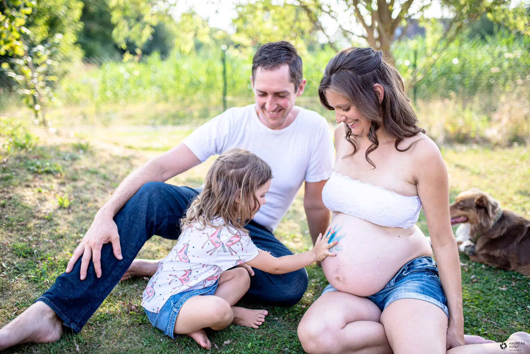 Babybauchfoto mit Familie - Fotograf Andreas Vogt aus Aalen