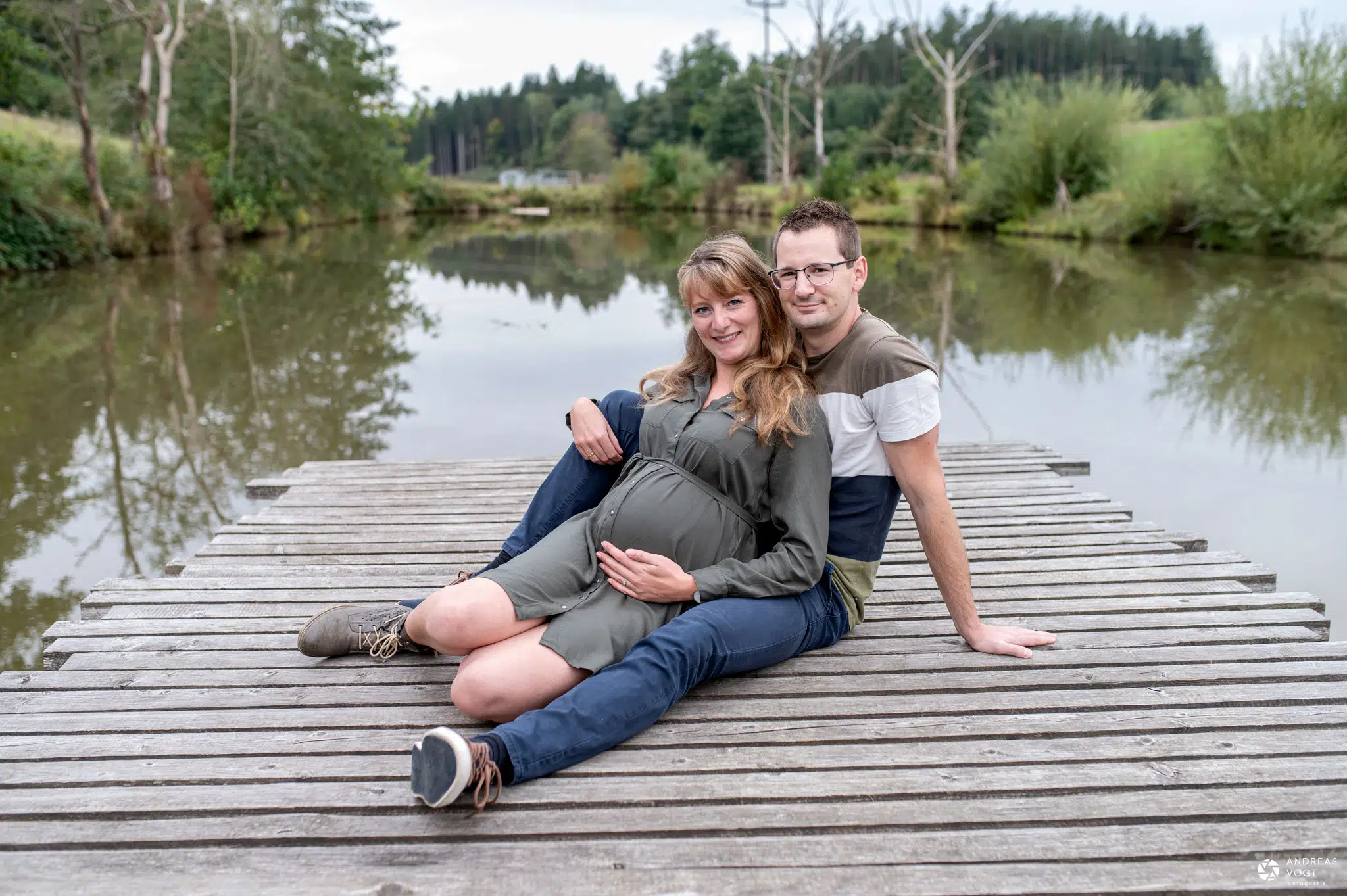 Babybauchfotoshooting am See - Fotograf Andreas Vogt