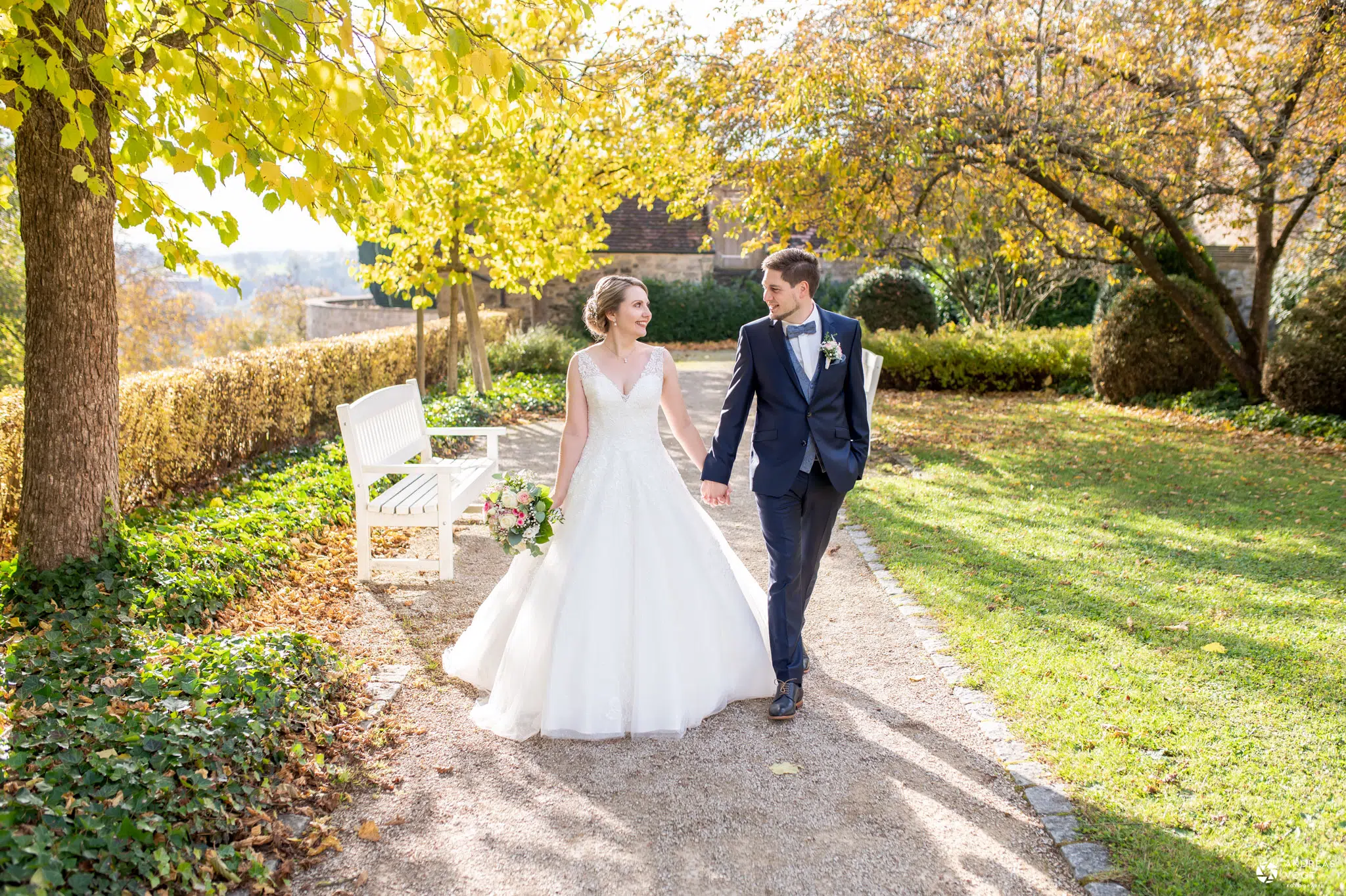 Brautpaarfotos im Freien - Hochzeitsfotograf Andreas Vogt