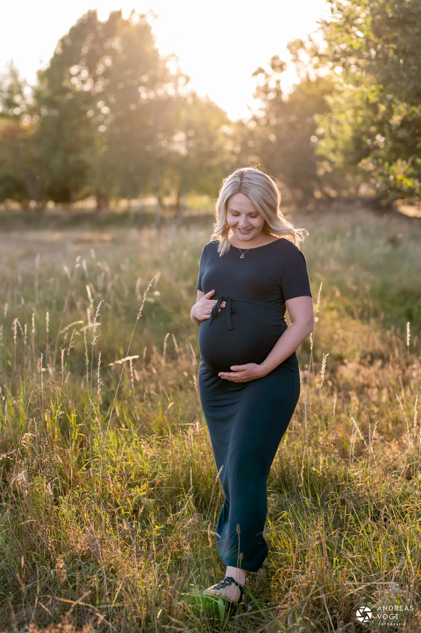 Babybauchfotoshooting im Sonnenuntergang - Fotograf Andreas Vogt Aalen