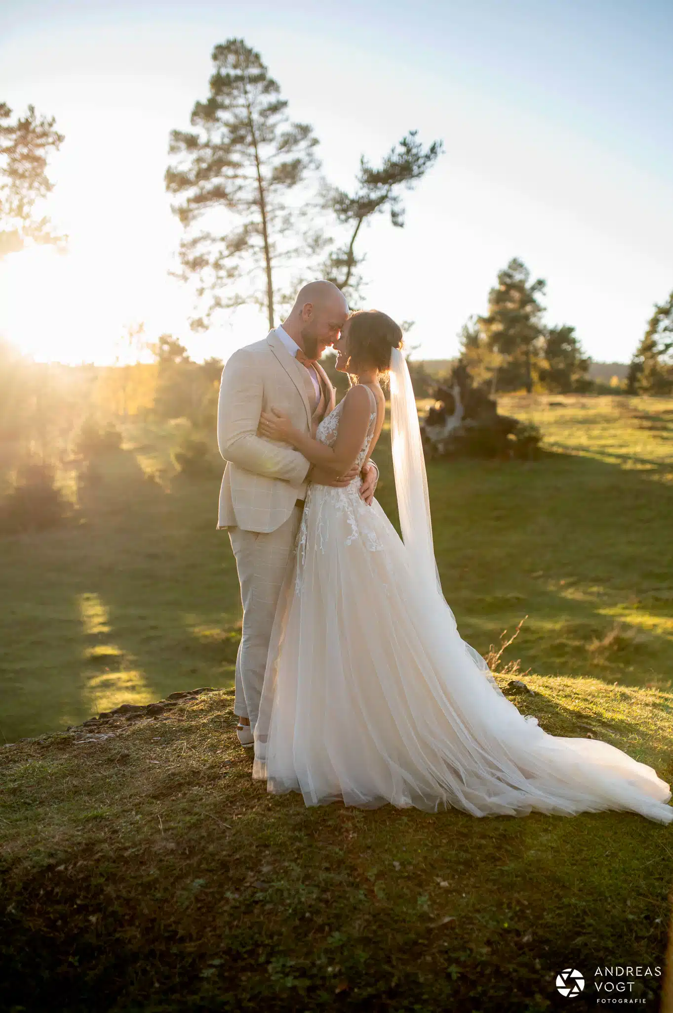 Hochzeitsfoto bei Sonnenuntergang - Hochzeitsfotograf Andreas Vogt aus Aalen